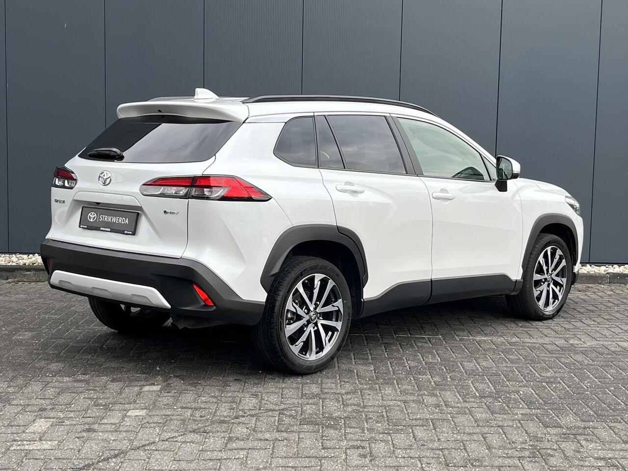 Toyota COROLLA Cross Hybrid 140 Style