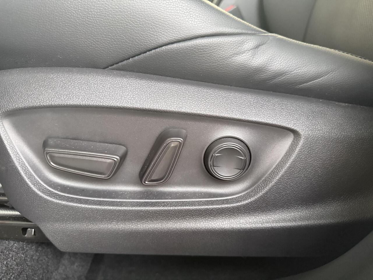 Toyota COROLLA Cross Hybrid 140 Style