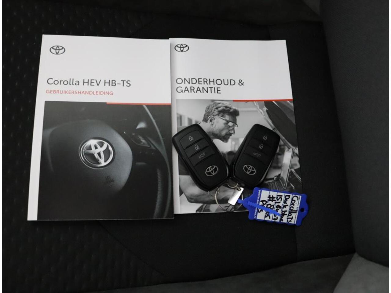 Toyota COROLLA Hybrid 140 Executive | Nieuw uit voorraad leverbaar! | 10 jaar fabrieksgarantie! |