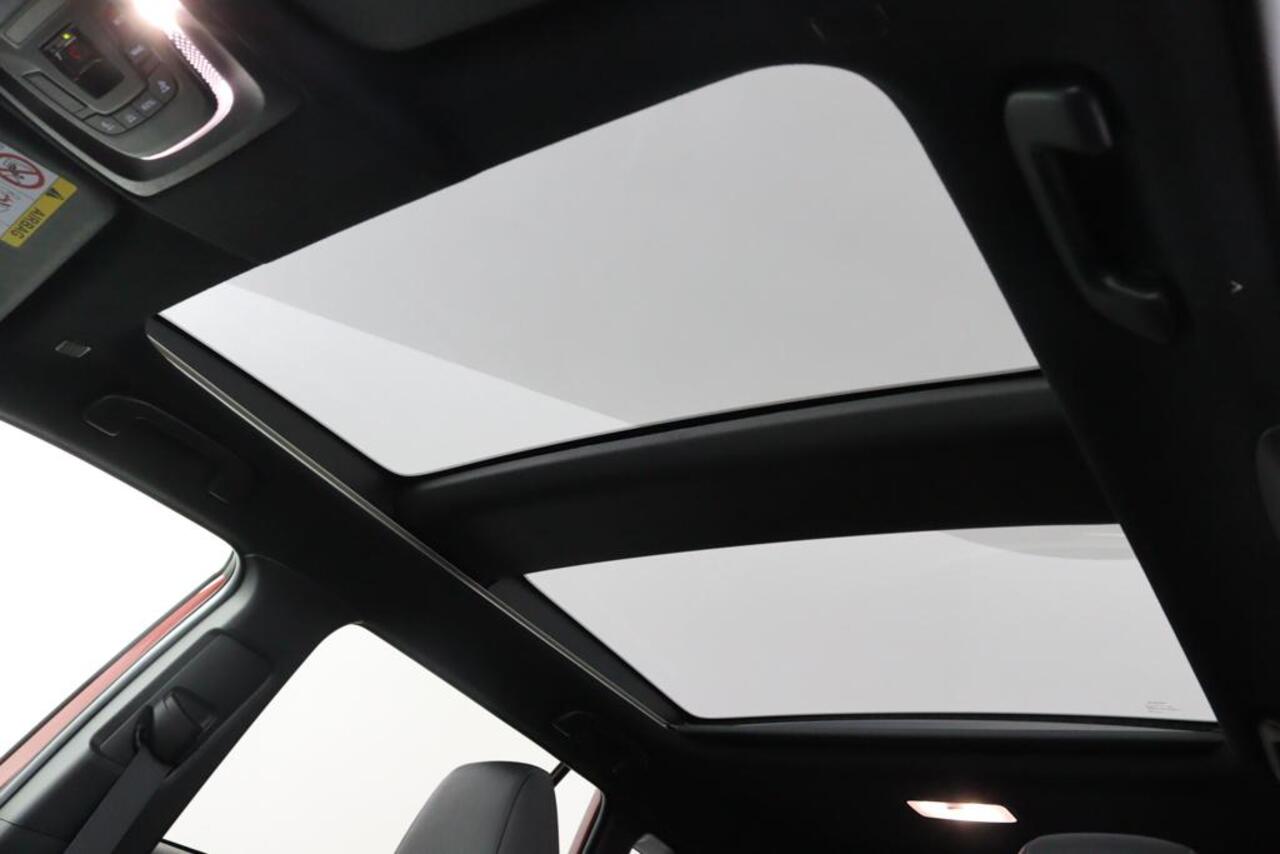 Toyota COROLLA Cross Hybrid 200 Executive | Panoramadak | Lederen Bekleding | Panoramic View | Meest Complete Uitvoering |