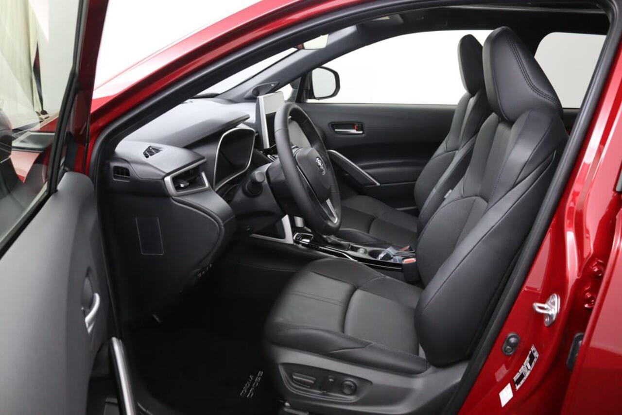 Toyota COROLLA Cross Hybrid 200 Executive | Panoramadak | Lederen Bekleding | Panoramic View | Meest Complete Uitvoering |