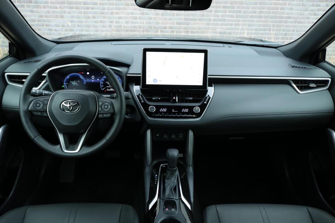 Toyota COROLLA Cross Hybrid 140 Style Parkeersensoren, LED koplampen,stoel en stuur verwarming