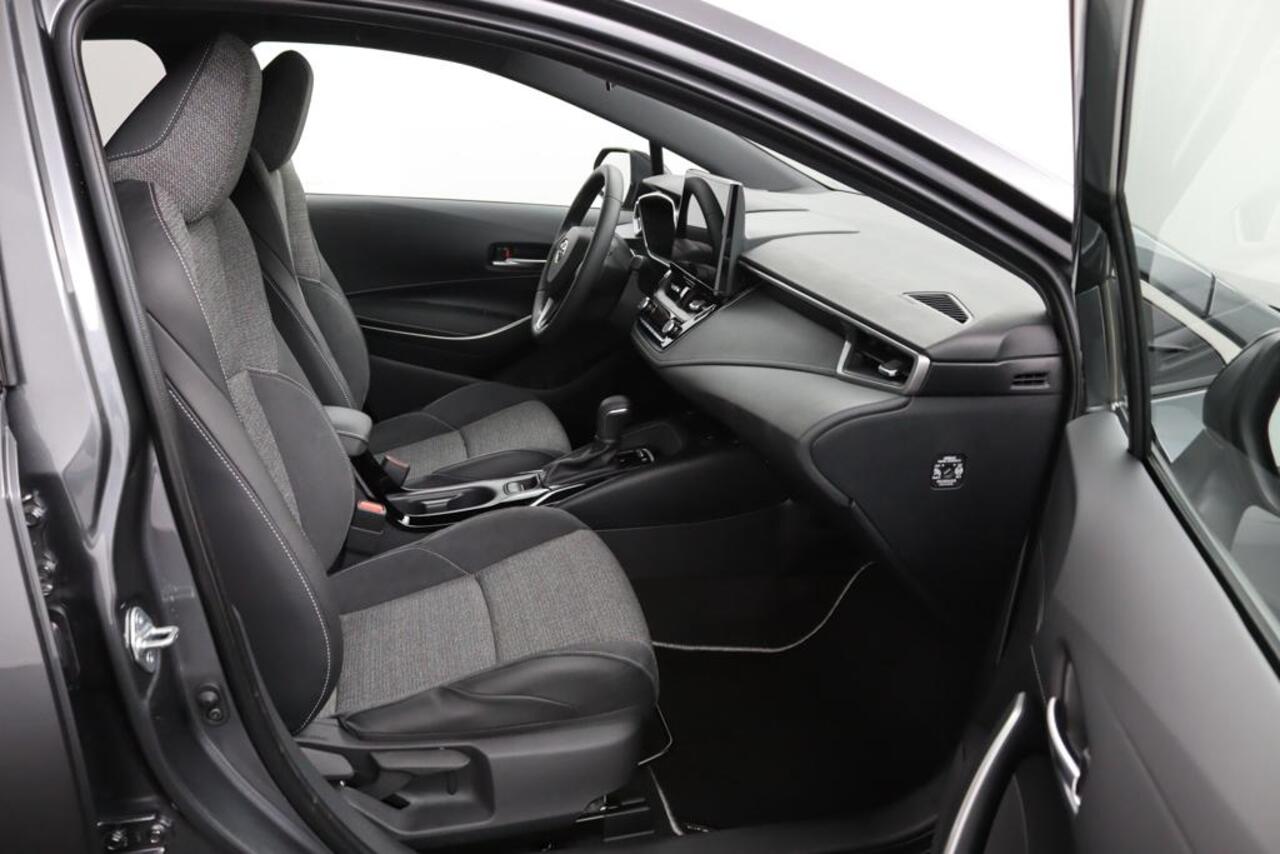 Toyota COROLLA Hybrid 140 Dynamic | Parkeersensoren | Stoelverwarming | Half lederen bekleding |