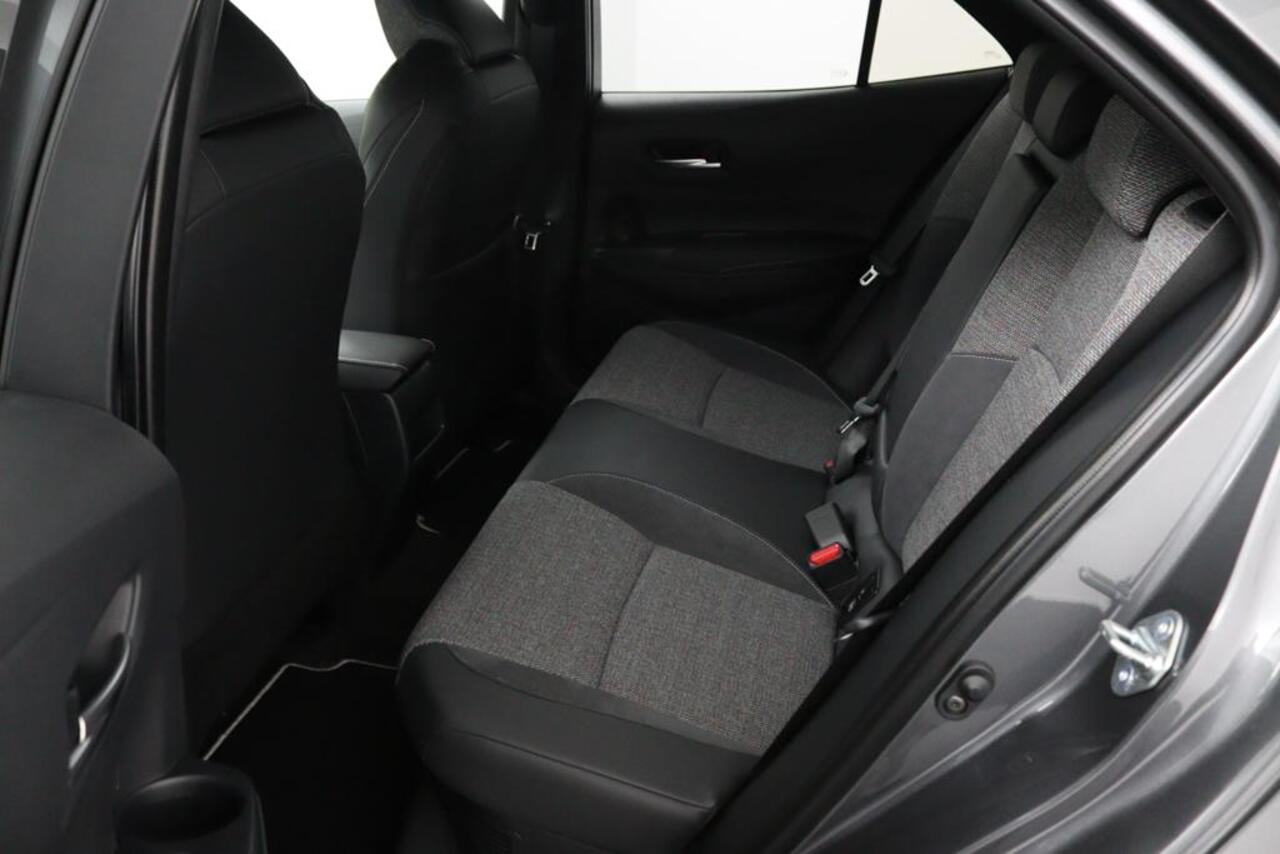 Toyota COROLLA Hybrid 140 Dynamic | Parkeersensoren | Stoelverwarming | Half lederen bekleding |