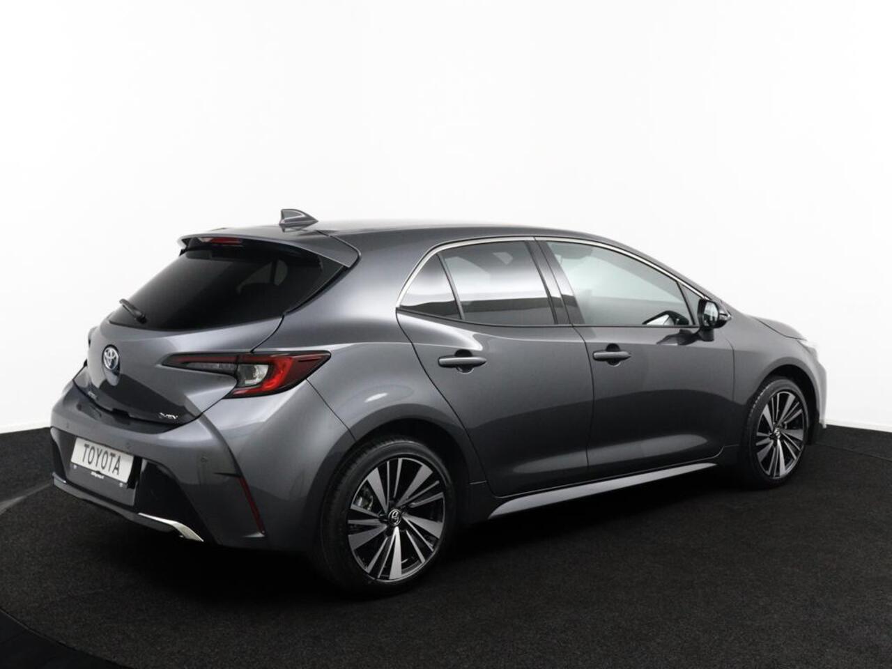 Toyota COROLLA Hybrid 140 Dynamic | Parkeersensoren | Stoelverwarming | Half lederen bekleding |