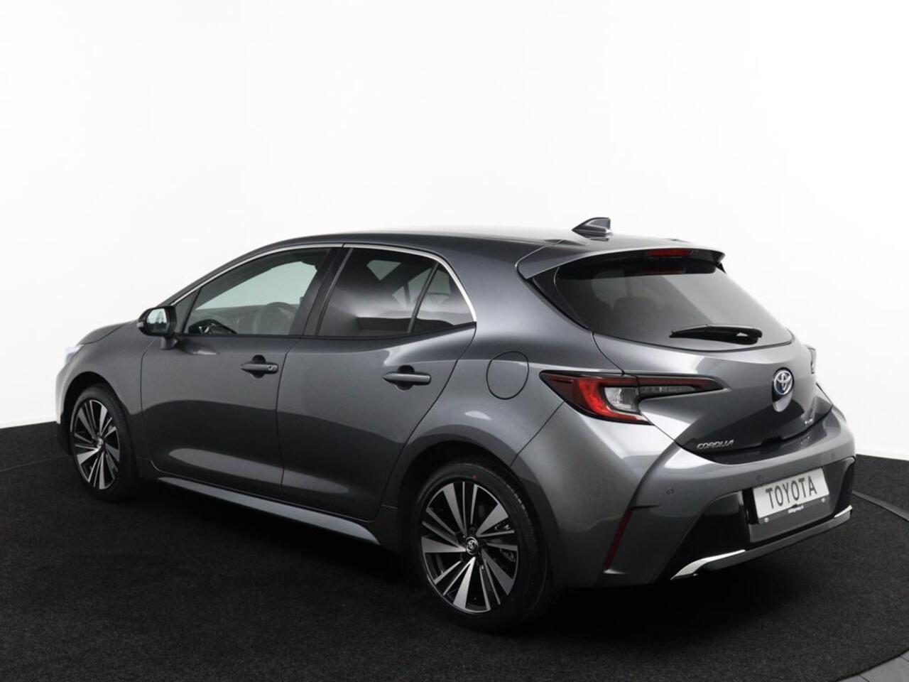 Toyota COROLLA Hybrid 140 Dynamic | Parkeersensoren | Stoelverwarming | Half lederen bekleding |