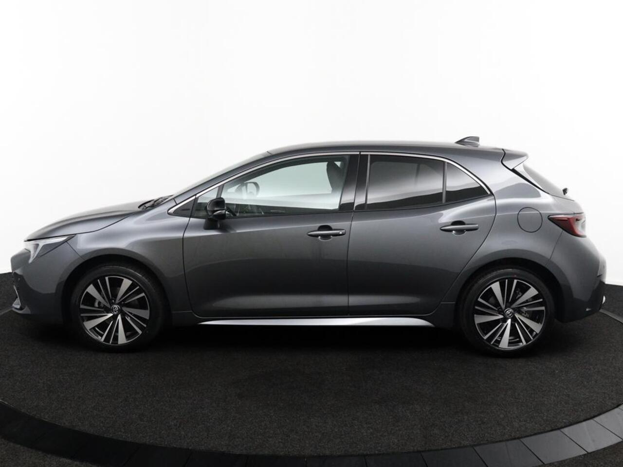 Toyota COROLLA Hybrid 140 Dynamic | Parkeersensoren | Stoelverwarming | Half lederen bekleding |