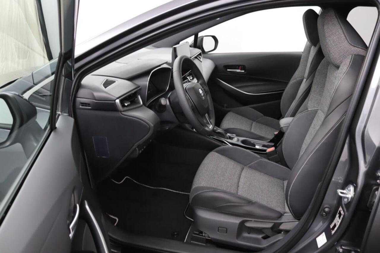 Toyota COROLLA Hybrid 140 Dynamic | Parkeersensoren | Stoelverwarming | Half lederen bekleding |