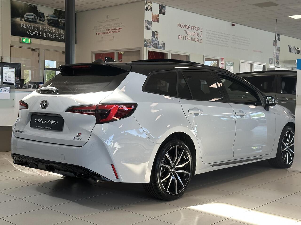 Toyota COROLLA Touring Sports Hybrid 180 GR Sport NIEUW! Direct leverbaar!