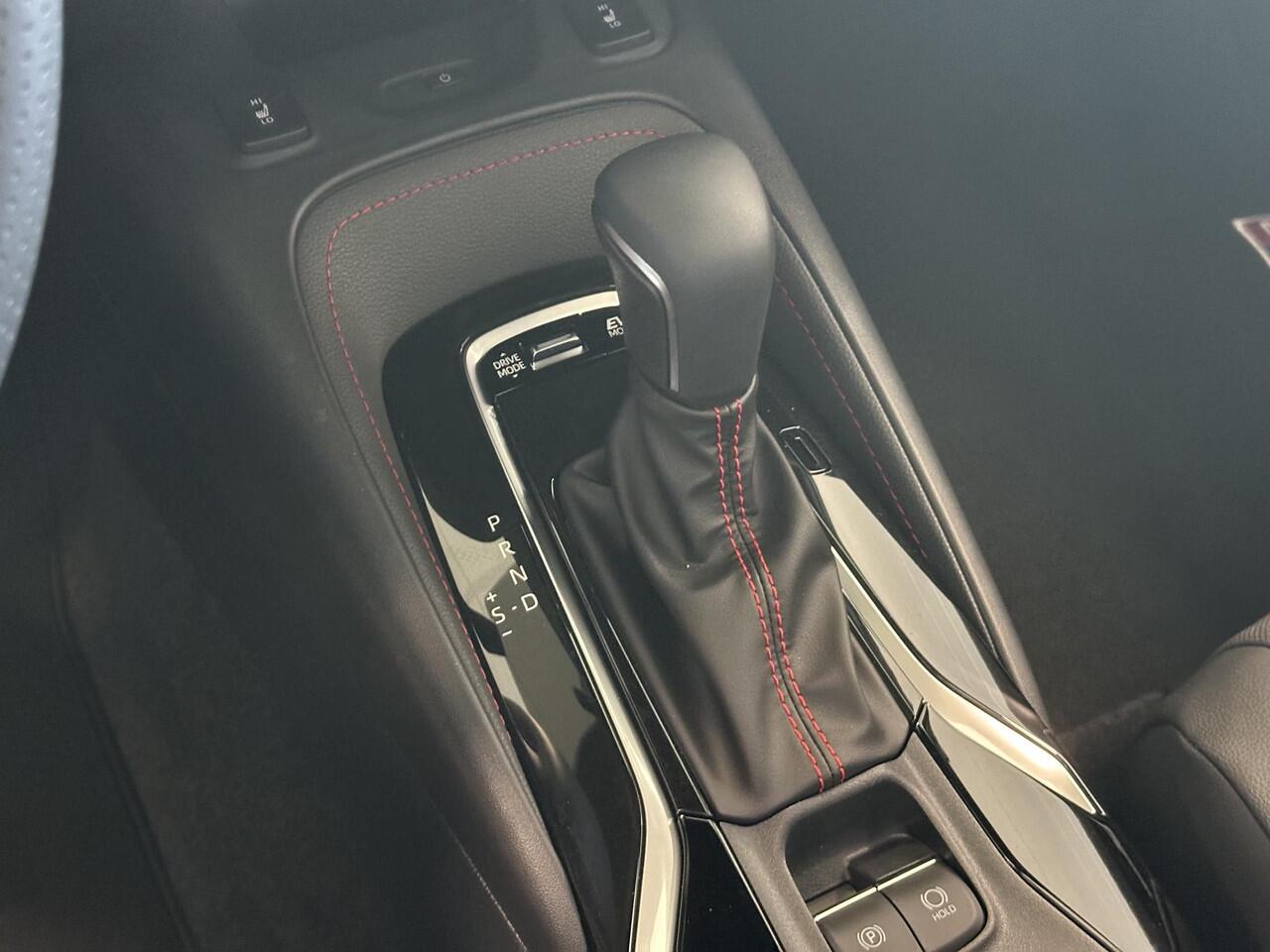 Toyota COROLLA Touring Sports Hybrid 180 GR Sport NIEUW! Direct leverbaar!