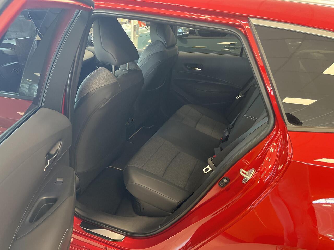 Toyota COROLLA Touring Sports Hybrid 200 First Edition | Dynamic, Nieuw en direct leverbaar