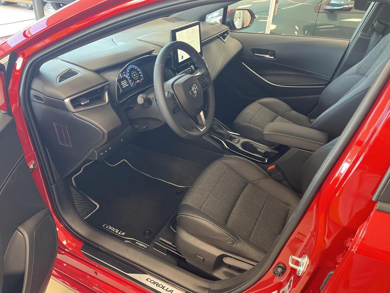 Toyota COROLLA Touring Sports Hybrid 200 First Edition | Dynamic, Nieuw en direct leverbaar