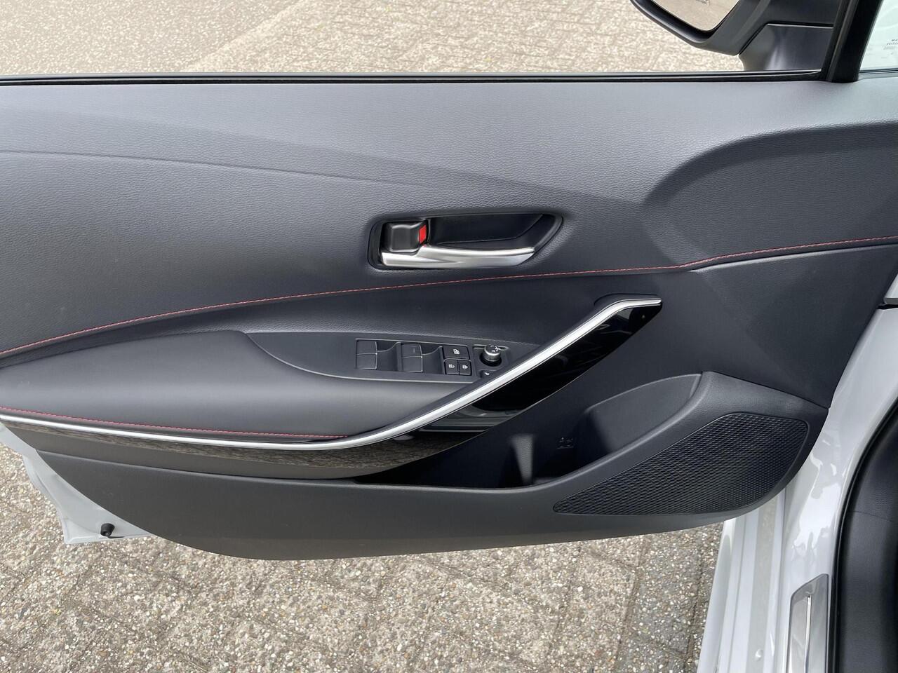 Toyota COROLLA Touring Sports Hybrid 140 GR Sport Plus Pack Bi-tone