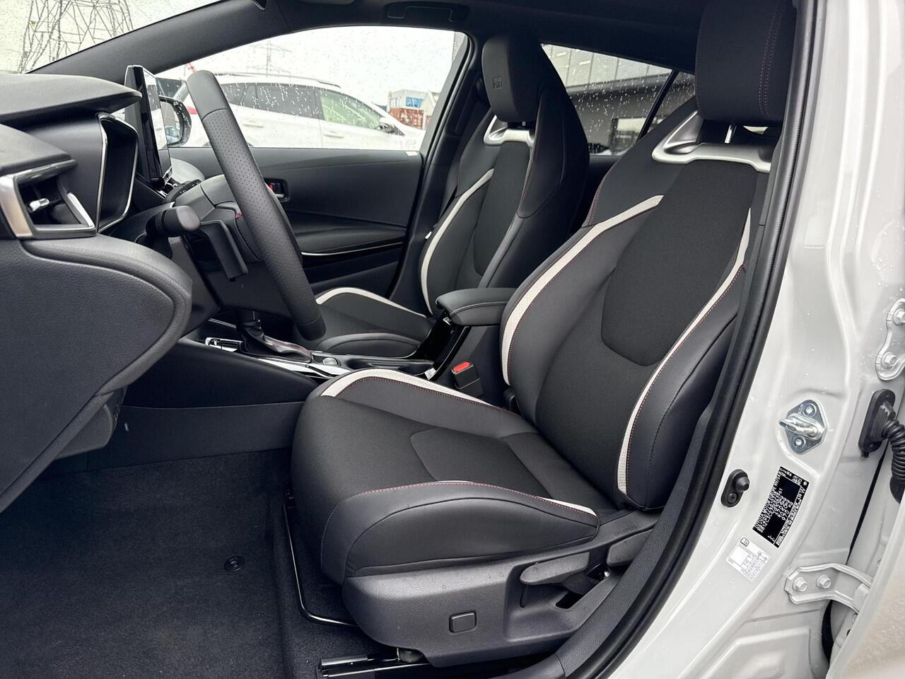 Toyota COROLLA Touring Sports Hybrid 180 GR Sport **NIEUWE AUTO/ GR SPORT PLUS PACK/ DIRECT LEVERBAAR**