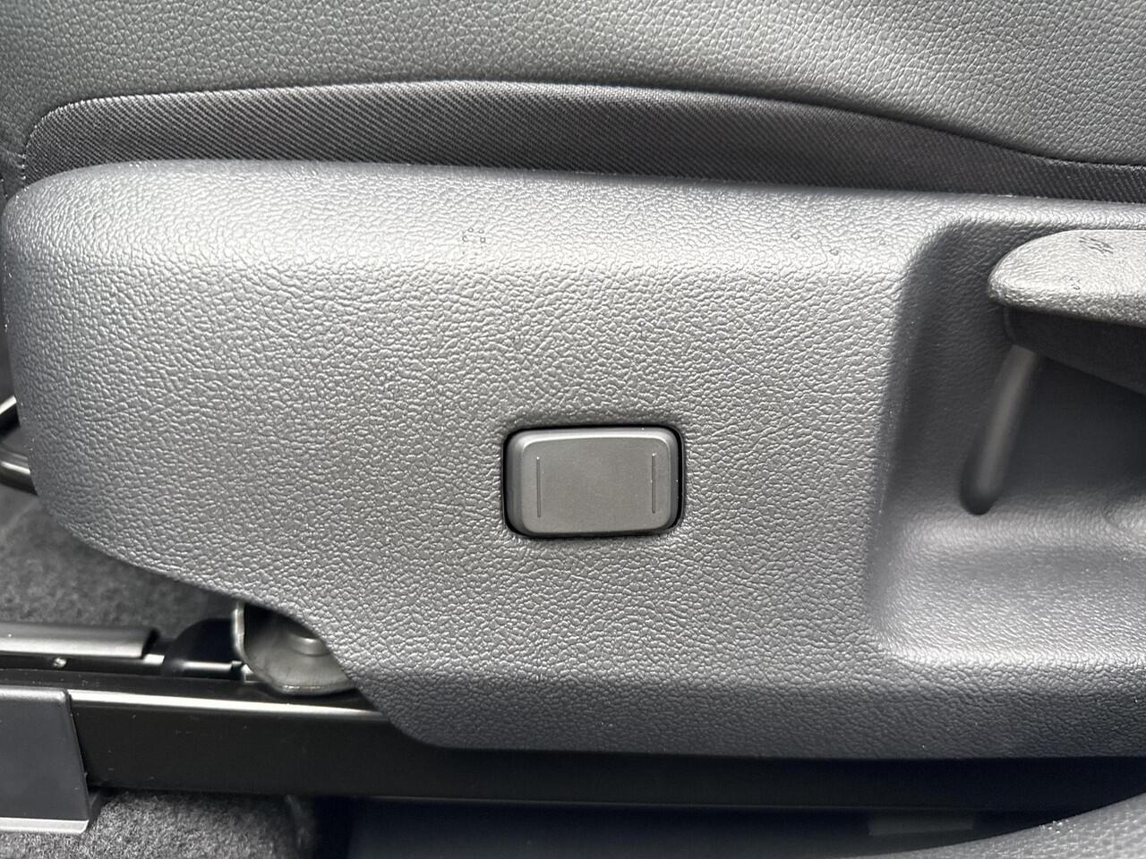 Toyota COROLLA Touring Sports Hybrid 180 GR Sport **NIEUWE AUTO/ GR SPORT PLUS PACK/ DIRECT LEVERBAAR**