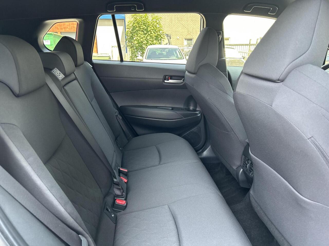 Toyota COROLLA Cross Hybrid 140 Style