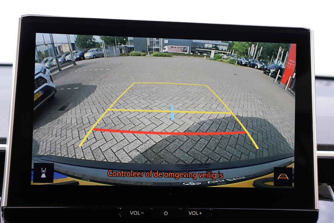 Toyota COROLLA Cross Hybrid 140 Style, Premium Pack , Treeplanken