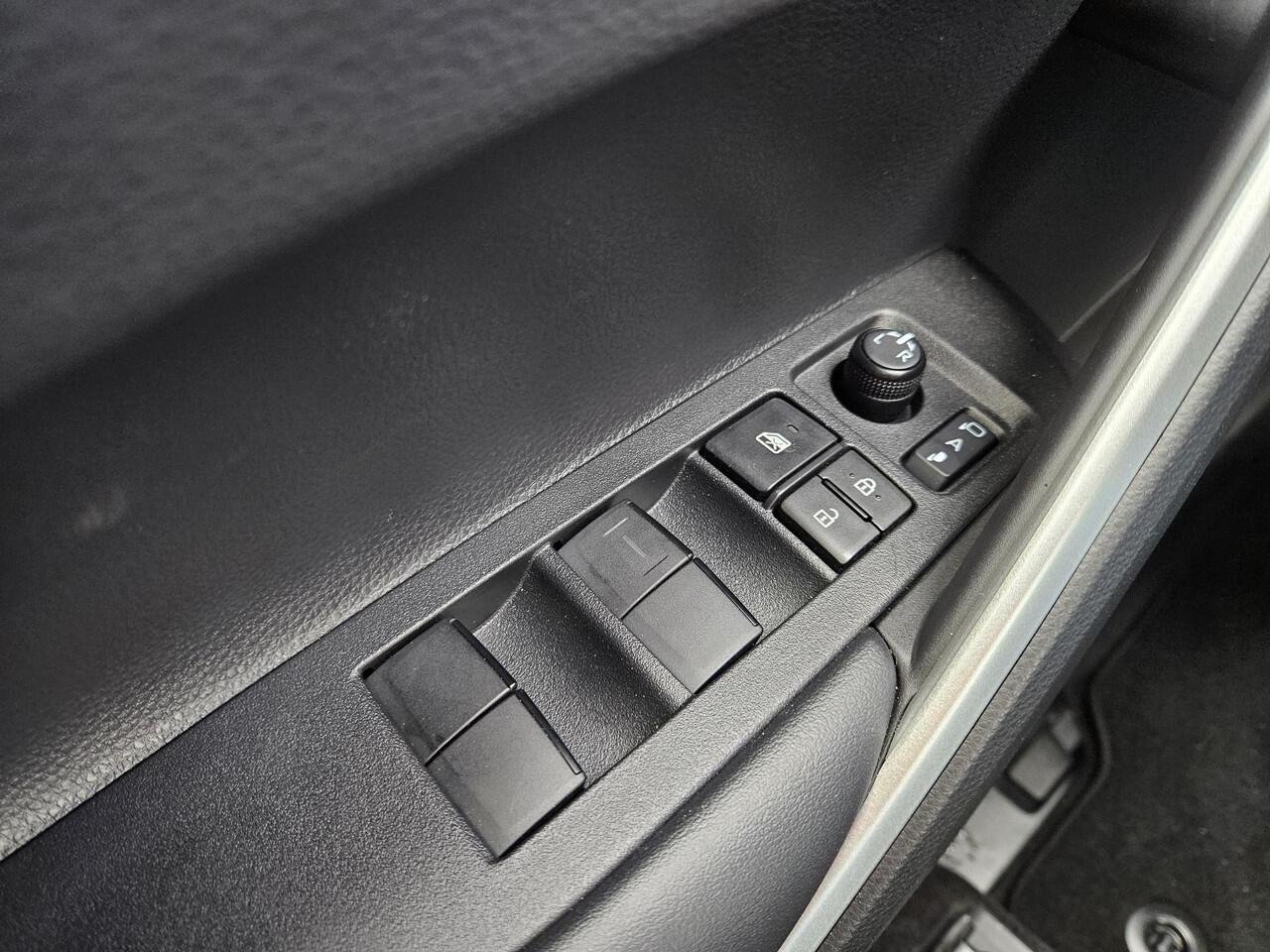 Toyota COROLLA Cross Hybrid 140 Style | Allseason banden | Demo