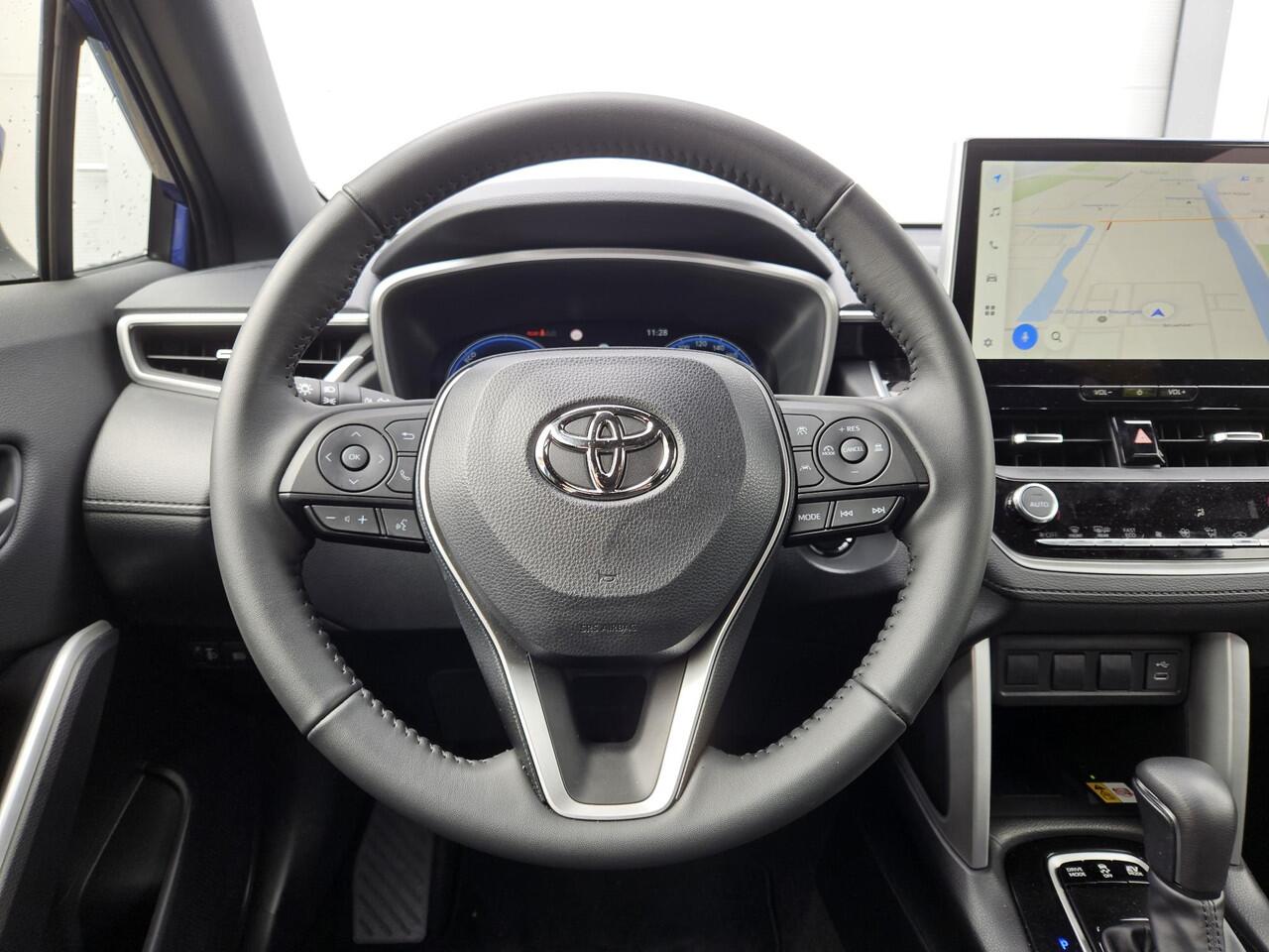 Toyota COROLLA Cross Hybrid 140 Style | Allseason banden | Demo