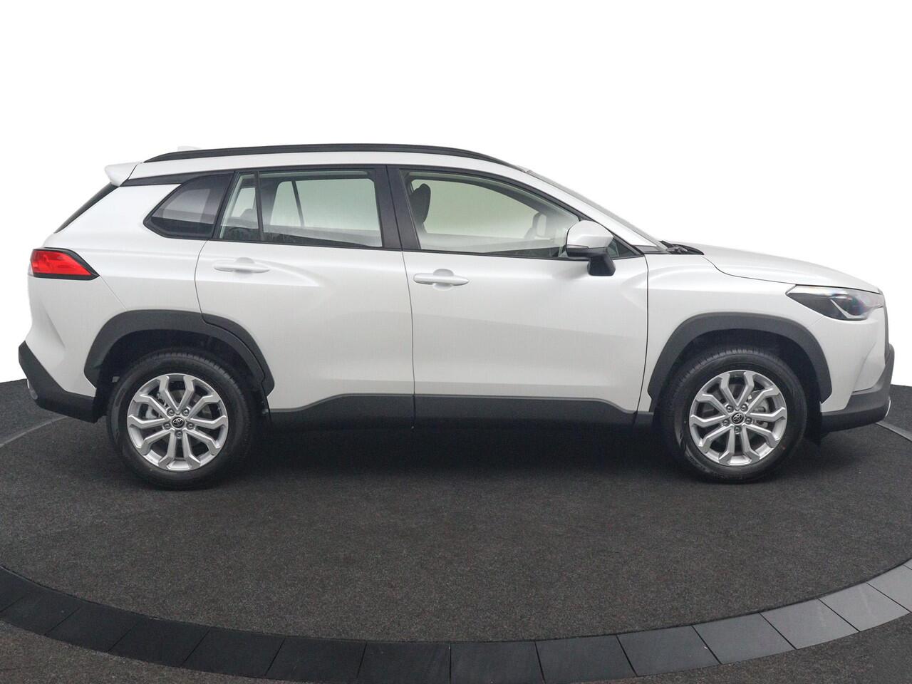 Toyota COROLLA Cross Hybrid 140 Active | NETTO DEAL | Parelmoer Wit | Navigatie | Nieuwe Auto |