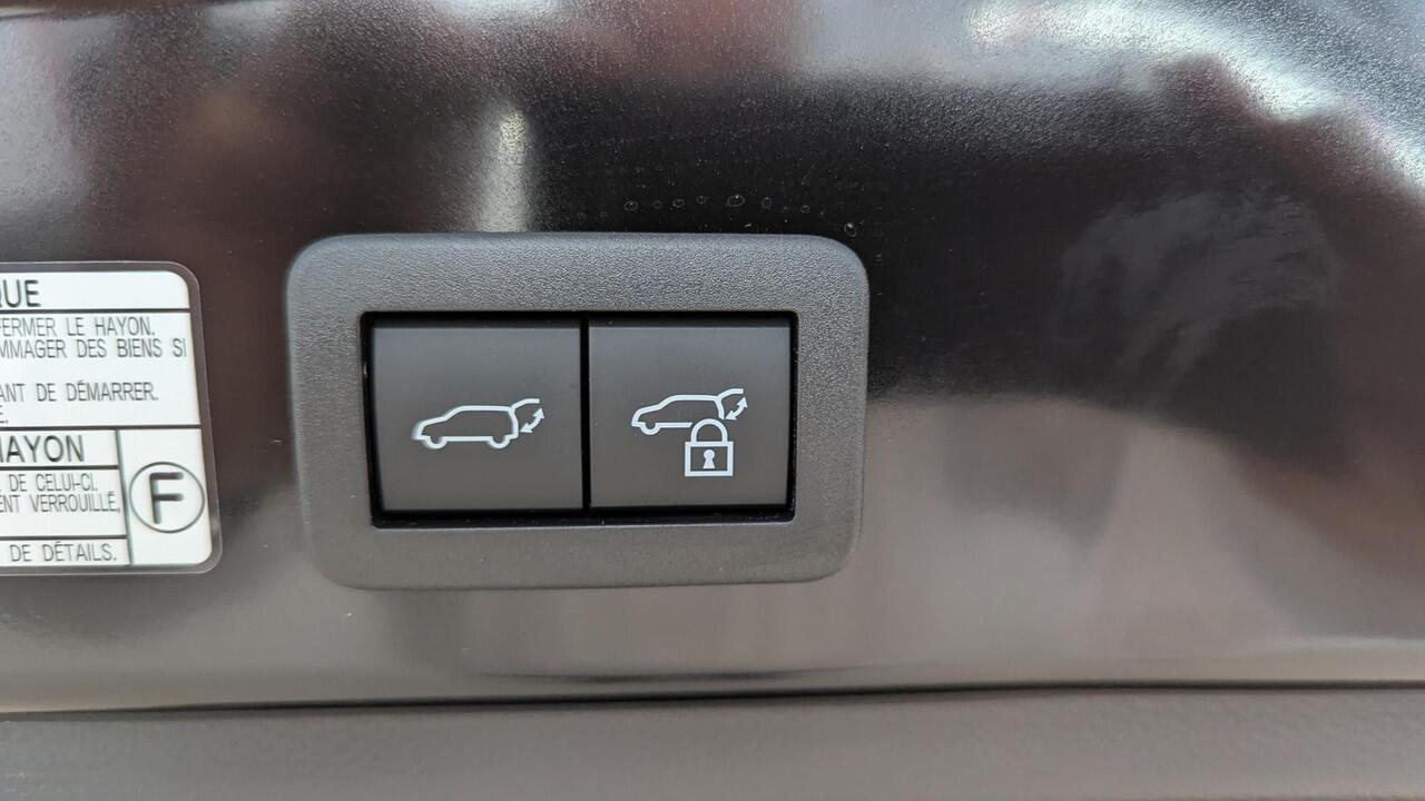 Toyota COROLLA Cross Hybrid 200 Style TOYOTA MANIA **NIEUW!**