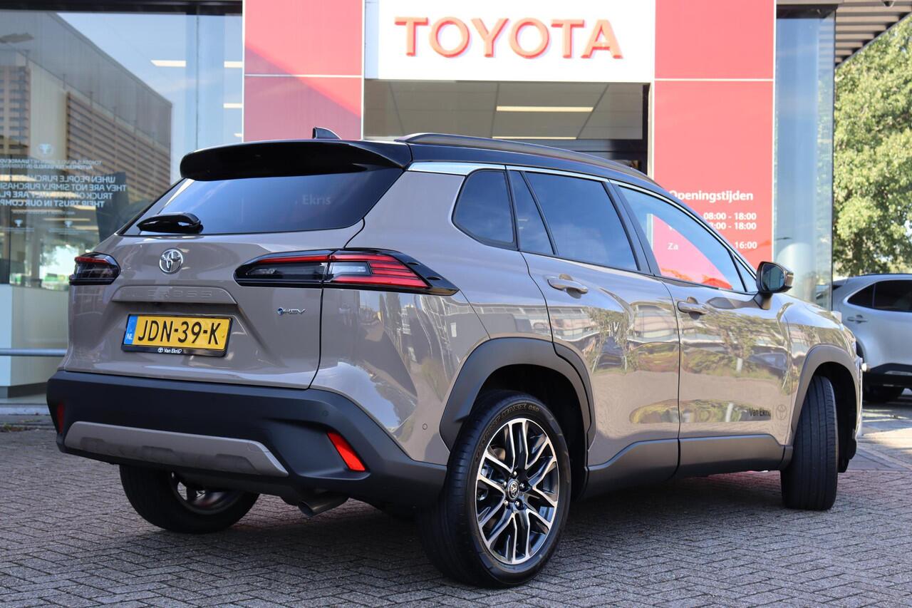 Toyota COROLLA Cross Hybrid 180 Executive , direct leverbaar met ¤1.500,- voordeel