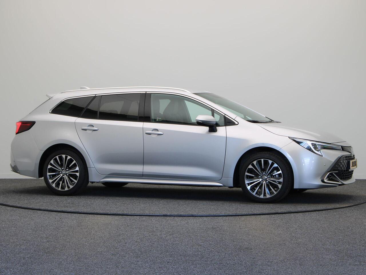 Toyota COROLLA Touring Sports Hybrid 200 Executive | Stuur, voorruit en stoelverwarming | Elektrische Achterklep | Adaptieve Cruise Control | Camera | 10 Jaar Garantie |