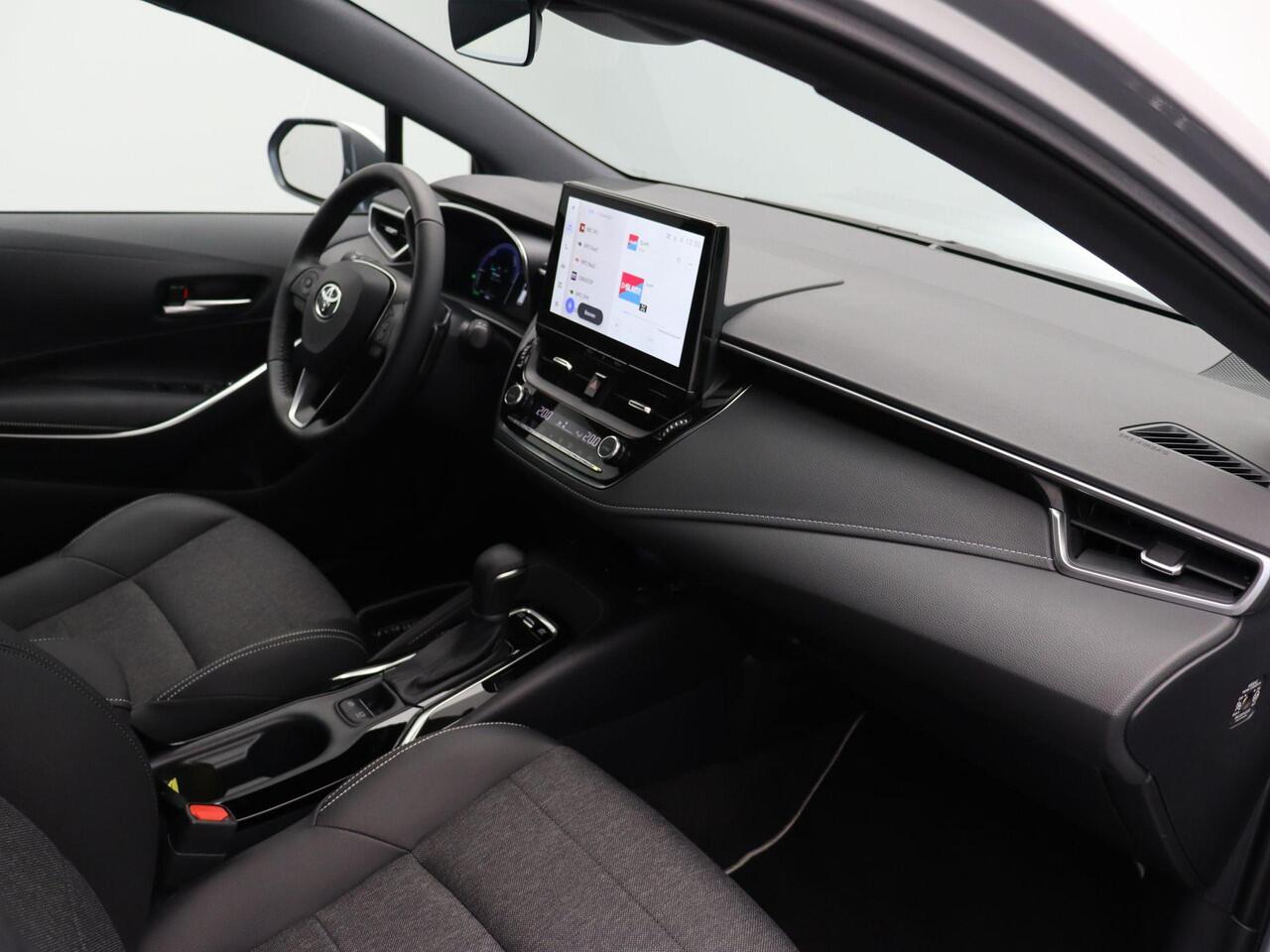 Toyota COROLLA Touring Sports Hybrid 200 Executive | Stuur, voorruit en stoelverwarming | Elektrische Achterklep | Adaptieve Cruise Control | Camera | 10 Jaar Garantie |