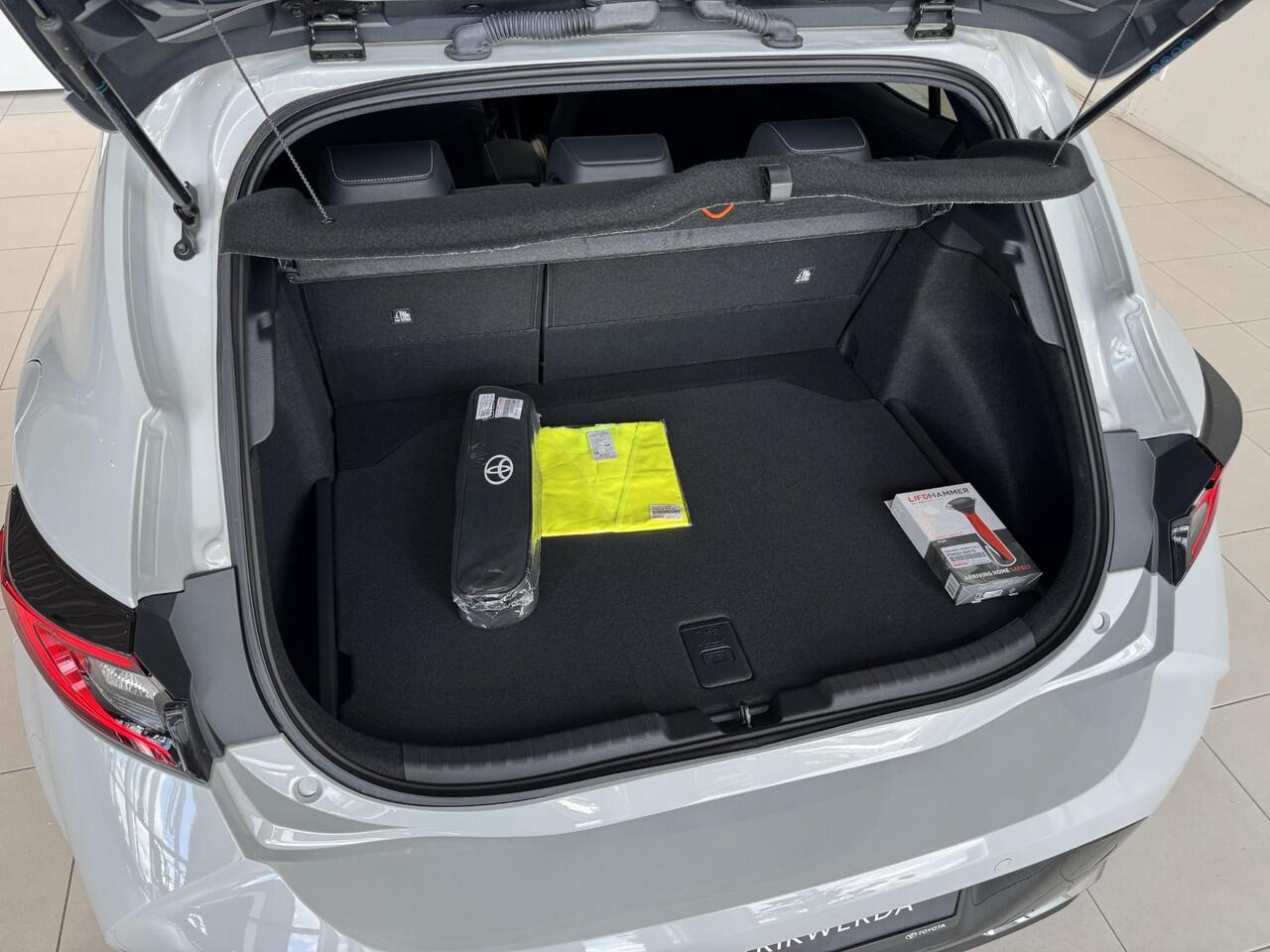 Toyota COROLLA Hybrid 180 Executive | Nieuw op voorraad | Actieprijs extra inruilwaarde ¤2000 |