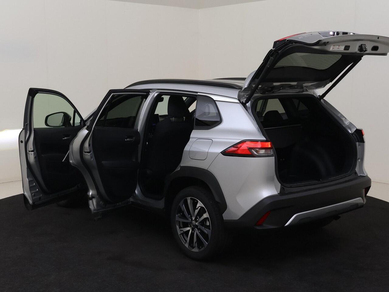 Toyota COROLLA Cross Hybrid 140 Style