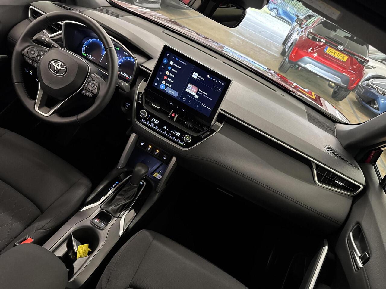 Toyota COROLLA Cross Hybrid 140 Style Premium Pack | 06-10141018 Voor meer informatie