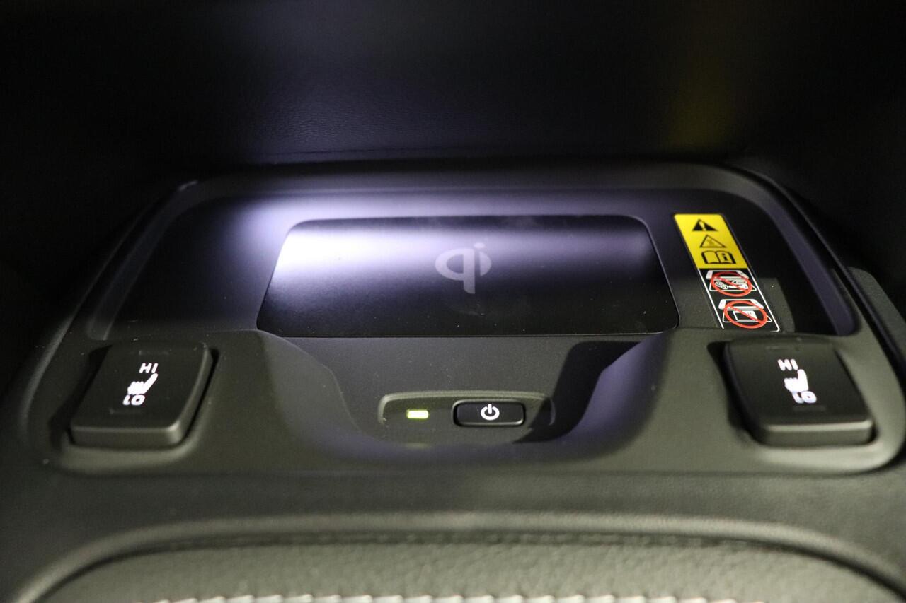 Toyota COROLLA Hybrid 180 Executive, JBL, BSM, Apple CarPlay/Android Auto, DEMOVOORDEEL!