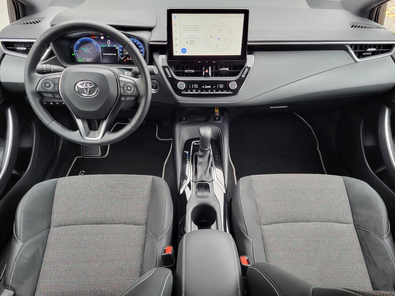 Toyota COROLLA Touring Sports Hybrid 140 Dynamic Automaat / tot 10 jaar Garantie* / Winter Pakket / All Season banden / Adaptief CC / Stuur-, Stoel en voorruitverwarming / Draadloze telefoon lader / Apple Carplay / Android Auto / Achteruitrijcamera /