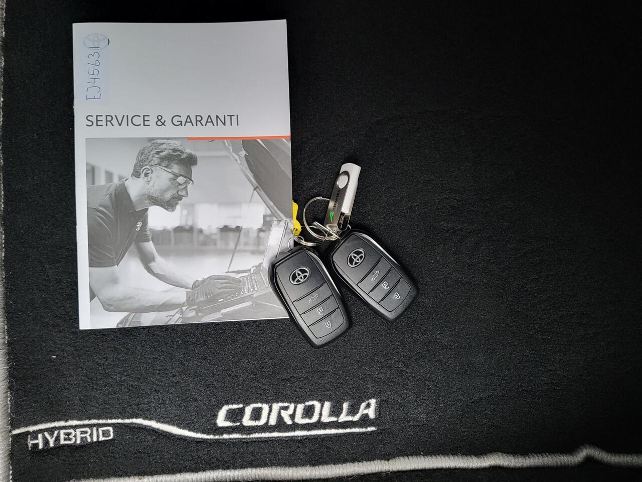 Toyota COROLLA Touring Sports Hybrid 140 Dynamic Automaat / tot 10 jaar Garantie* / Winter Pakket / All Season banden / Adaptief CC / Stuur-, Stoel en voorruitverwarming / Draadloze telefoon lader / Apple Carplay / Android Auto / Achteruitrijcamera /