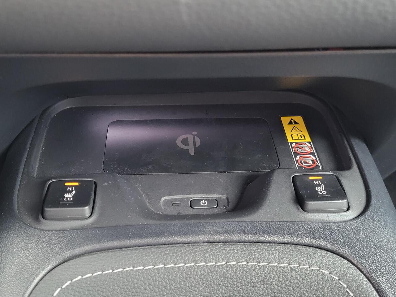 Toyota COROLLA Touring Sports Hybrid 140 Dynamic Automaat / tot 10 jaar Garantie* / Winter Pakket / All Season banden / Adaptief CC / Stuur-, Stoel en voorruitverwarming / Draadloze telefoon lader / Apple Carplay / Android Auto / Achteruitrijcamera /