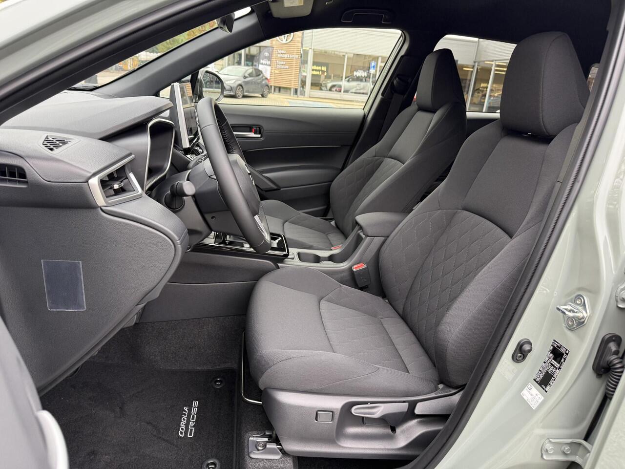 Toyota COROLLA Cross Hybrid 140 Dynamic **NIEUWE AUTO/ MJ 2025/ DIRECT LEVERBAAR**