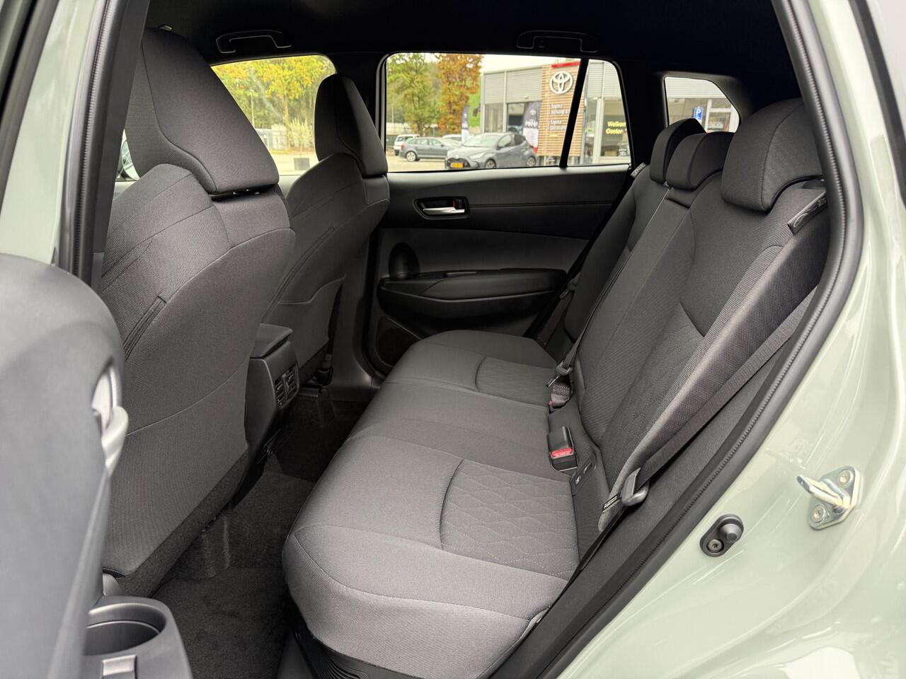 Toyota COROLLA Cross Hybrid 140 Dynamic **NIEUWE AUTO/ MJ 2025/ DIRECT LEVERBAAR**