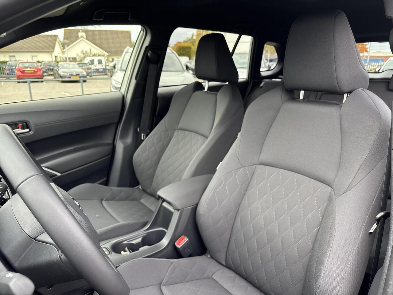 Toyota COROLLA Cross Hybrid 140 Style | Navigatie | Apple CarPlay/Android auto | Achteruitrijcamera