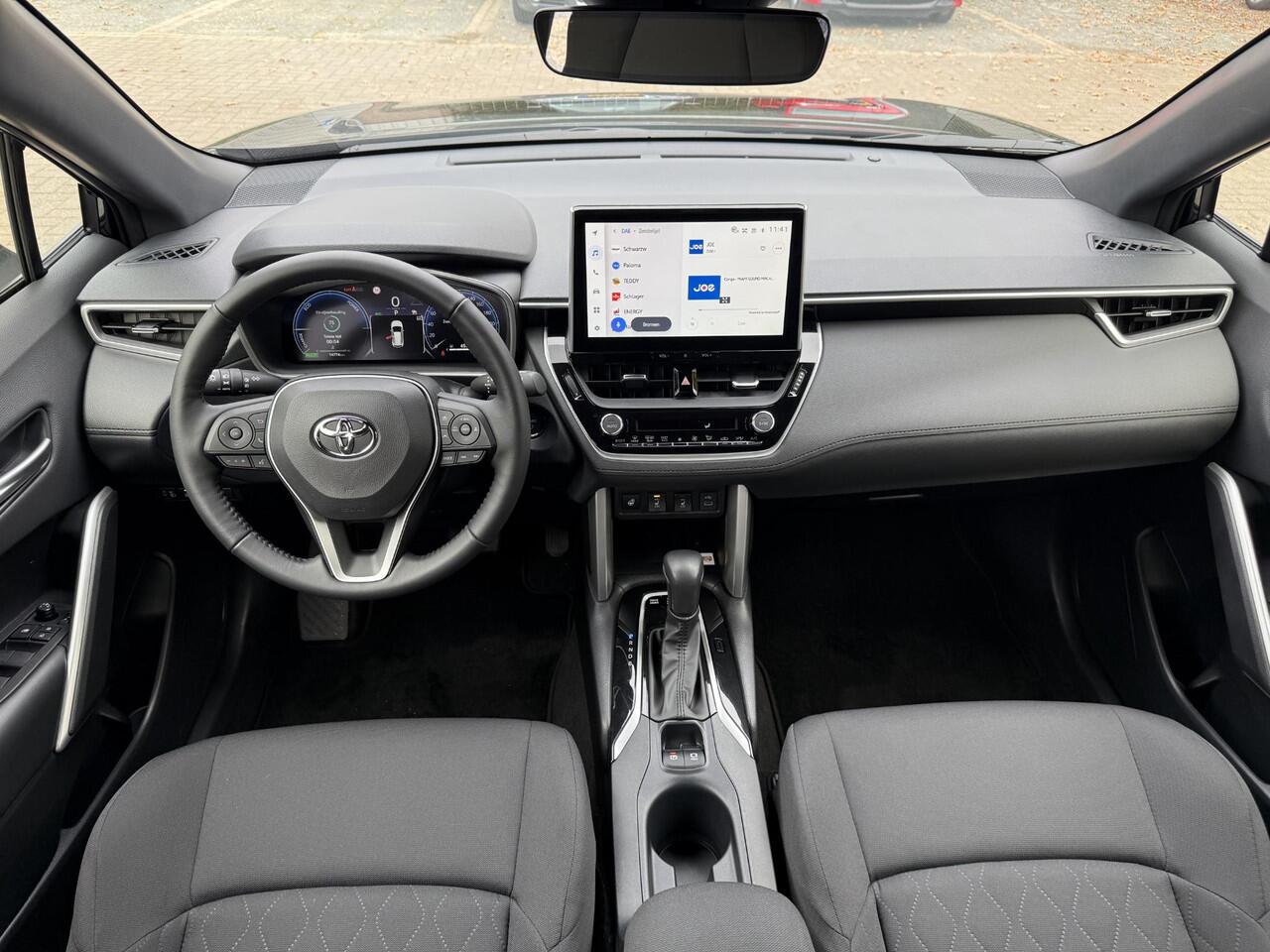 Toyota COROLLA Cross Hybrid 140 Style **DODEHOEK DETECTIE/ STOEL EN STUURWIELVERWARMING/ KEYLESS/ GARANTIE**