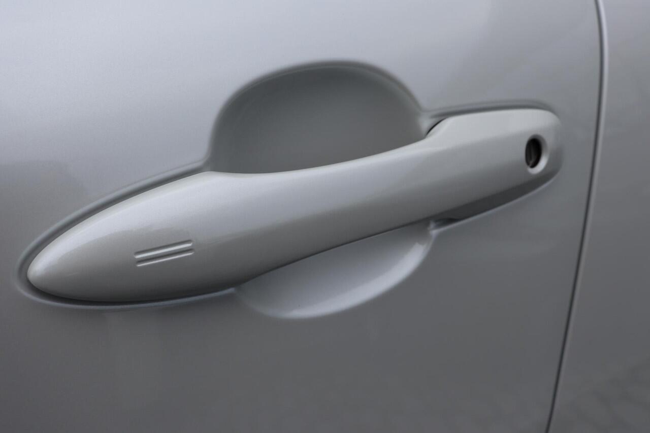 Toyota COROLLA Cross Hybrid 140 Active, Apple carplay / Android auto, Parkeersensoren, Stoelverwarming, Stuurverwarming,