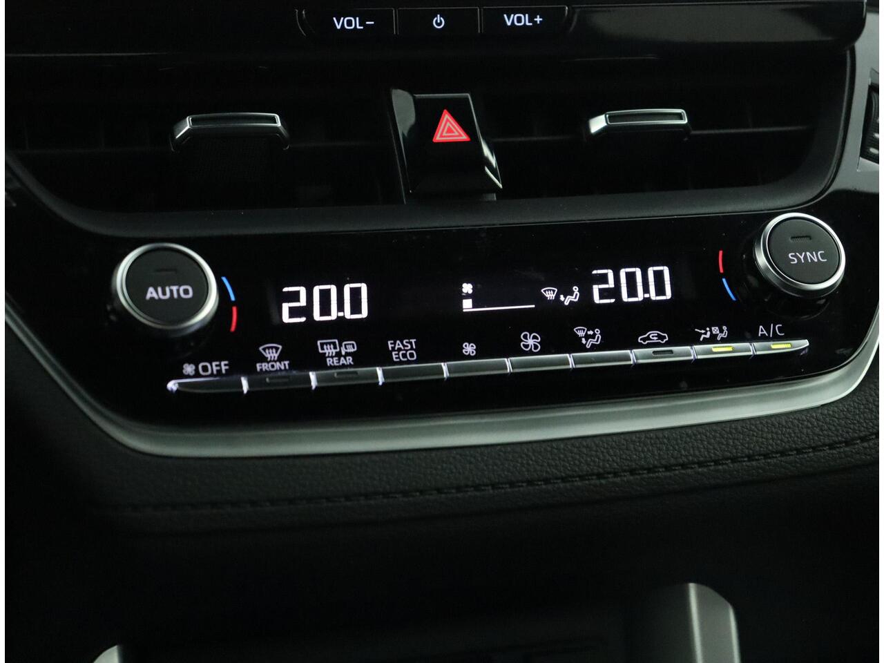 Toyota COROLLA Cross Hybrid 140 Style | Navigatie | LED verlichting | Elektrische achterklep |