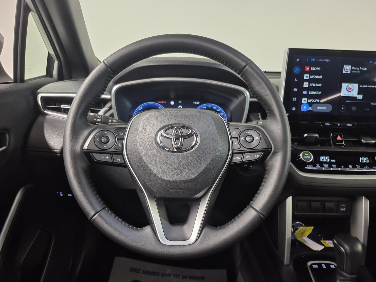 Toyota COROLLA Cross Hybrid 140 Style | PDC Rondom | BSM | LED | Keyless | Elektr. achterklep |