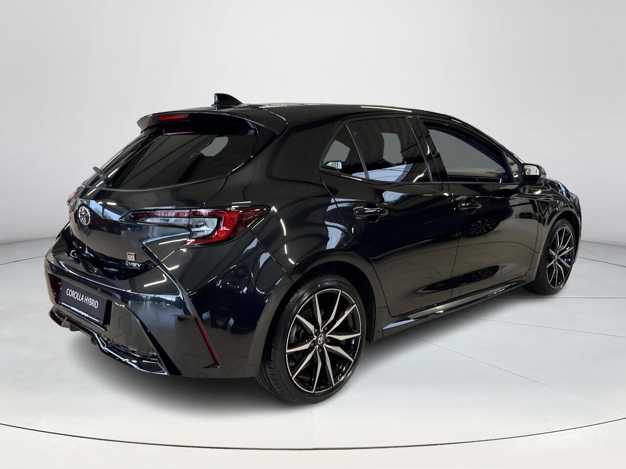 Toyota COROLLA Hybrid 180 GR Sport Plus Pack | Uit voorraad leverbaar |