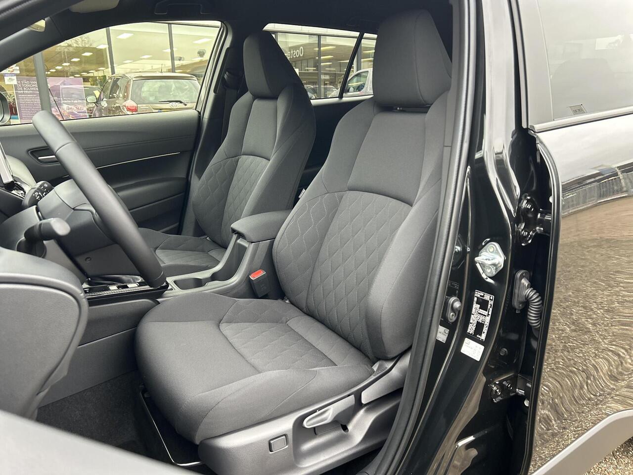 Toyota COROLLA Cross Hybrid 140 Dynamic | Modeljaar 2025 | Nieuwe auto | Direct uit voorraad leverbaar |