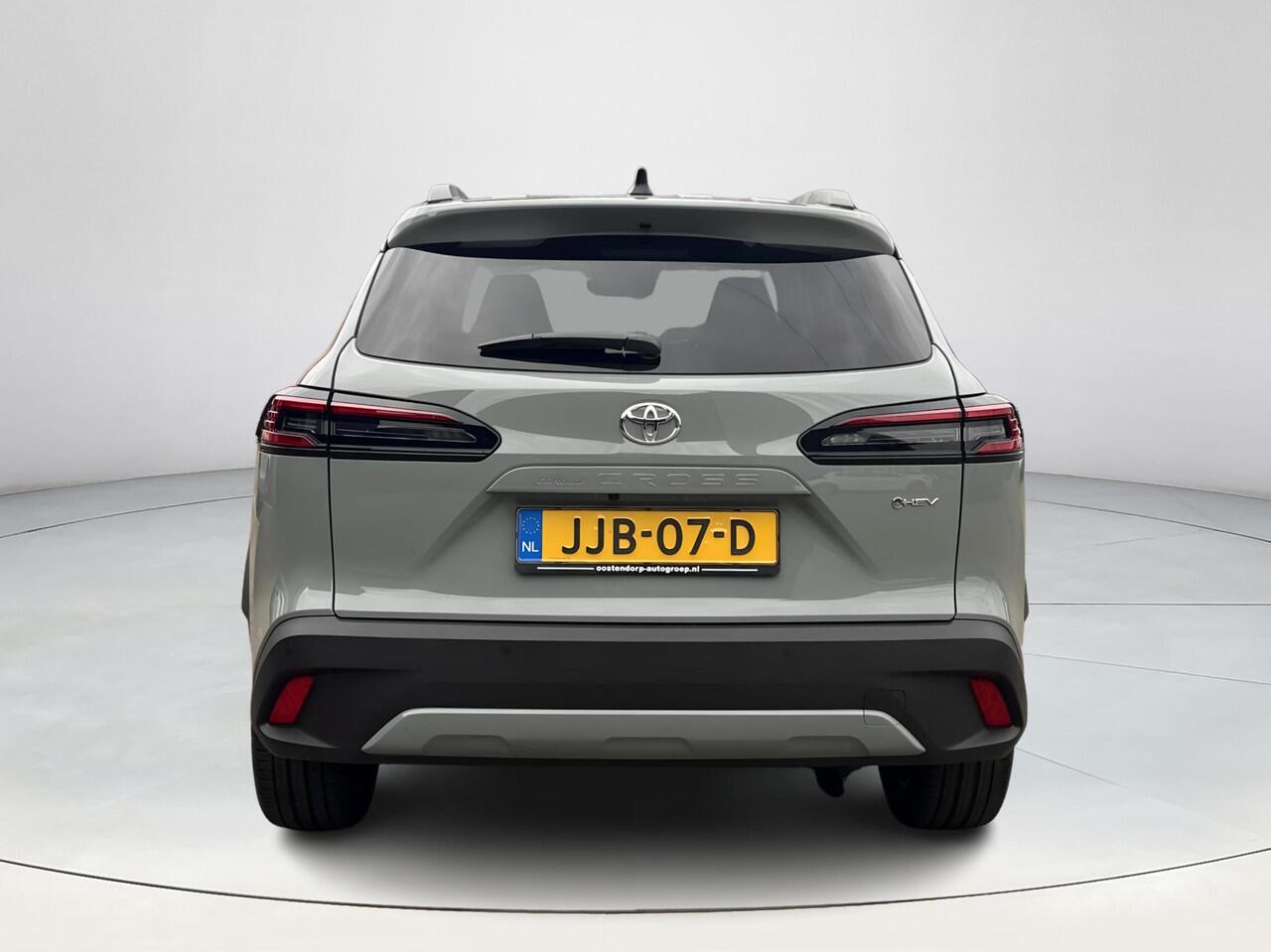 Toyota COROLLA Cross Hybrid 140 Dynamic **PANORAMA DAK/ STOEL EN STUURWIELVERWARMING/ PARKEERSENSOREN/ DODEHOEK DETECTIE**