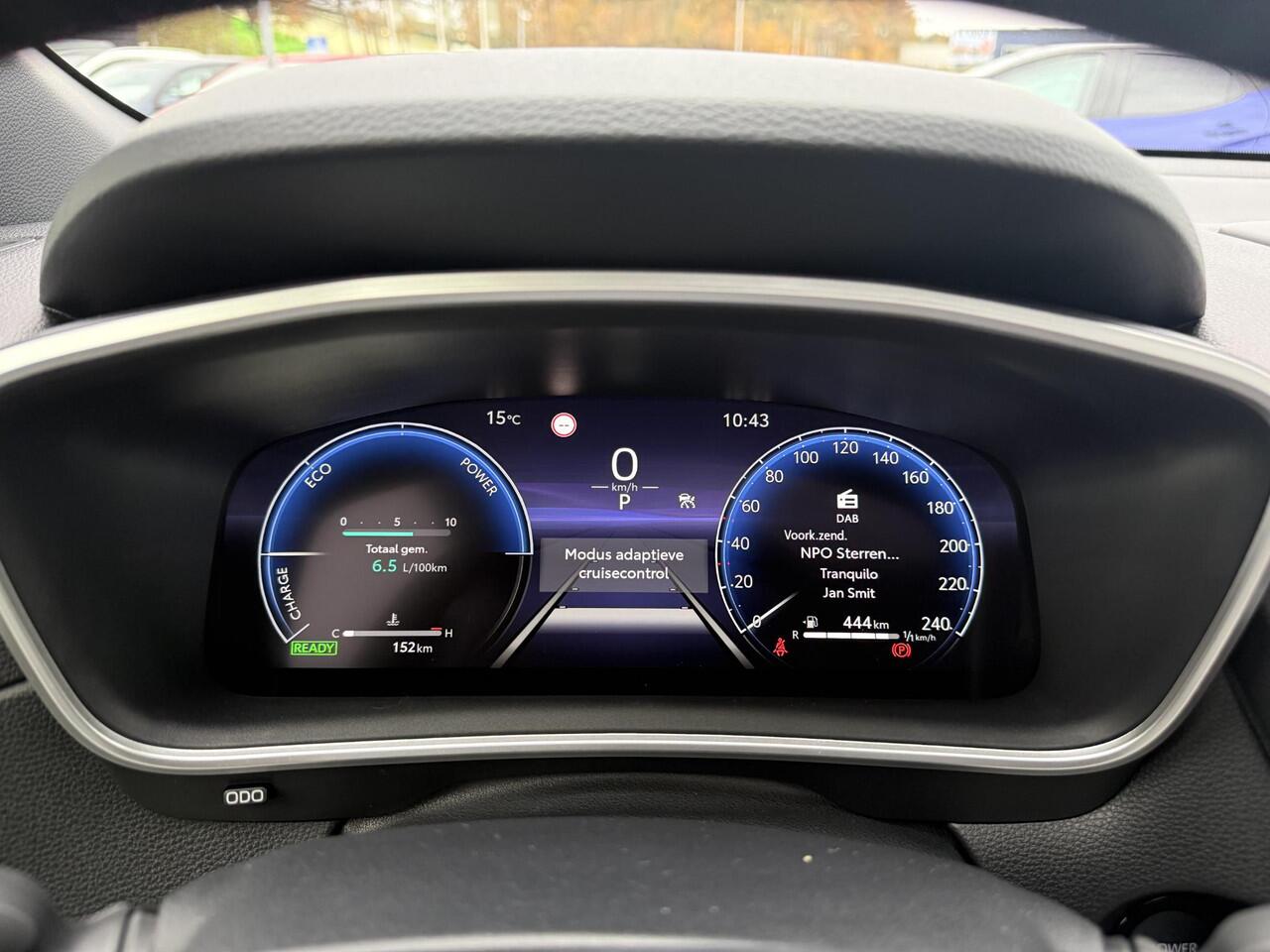 Toyota COROLLA Cross Hybrid 140 Dynamic **PANORAMA DAK/ STOEL EN STUURWIELVERWARMING/ PARKEERSENSOREN/ DODEHOEK DETECTIE**