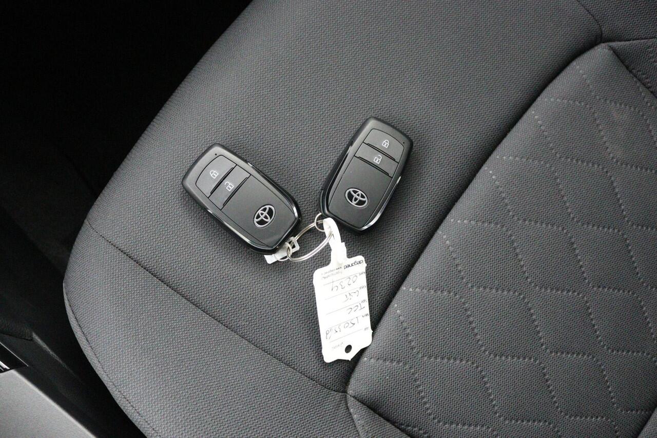 Toyota COROLLA Cross Hybrid 200 Dynamic | Nieuw uit Voorraad leverbaar! | 10 Jaar Garantie! |