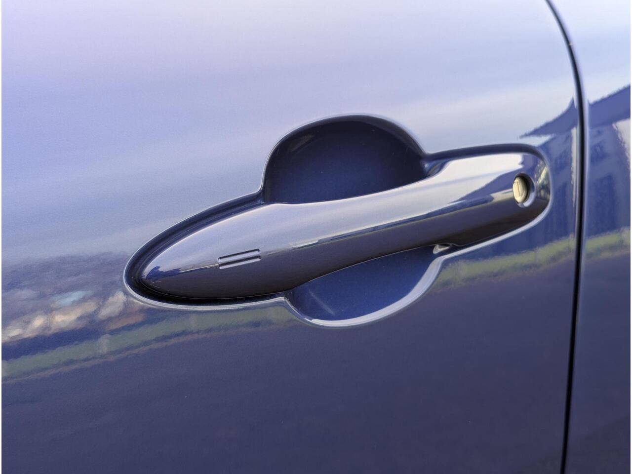 Toyota COROLLA Cross Hybrid 140 Style | Stoel- stuurverwarming | Dodehoek | Elek. achterklep | ACC | PDC V+A | Qi-lader