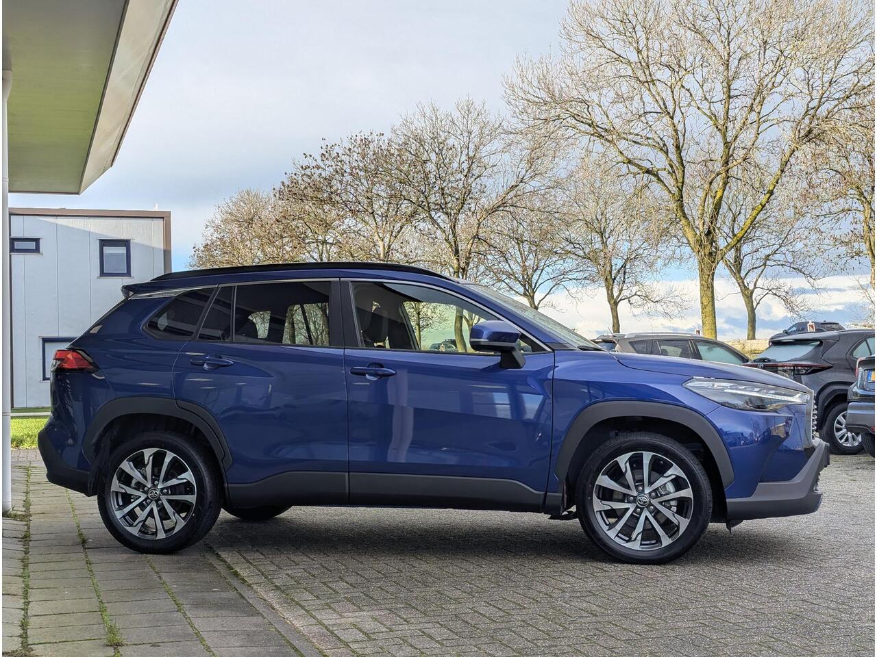 Toyota COROLLA Cross Hybrid 140 Style | Stoel- stuurverwarming | Dodehoek | Elek. achterklep | ACC | PDC V+A | Qi-lader