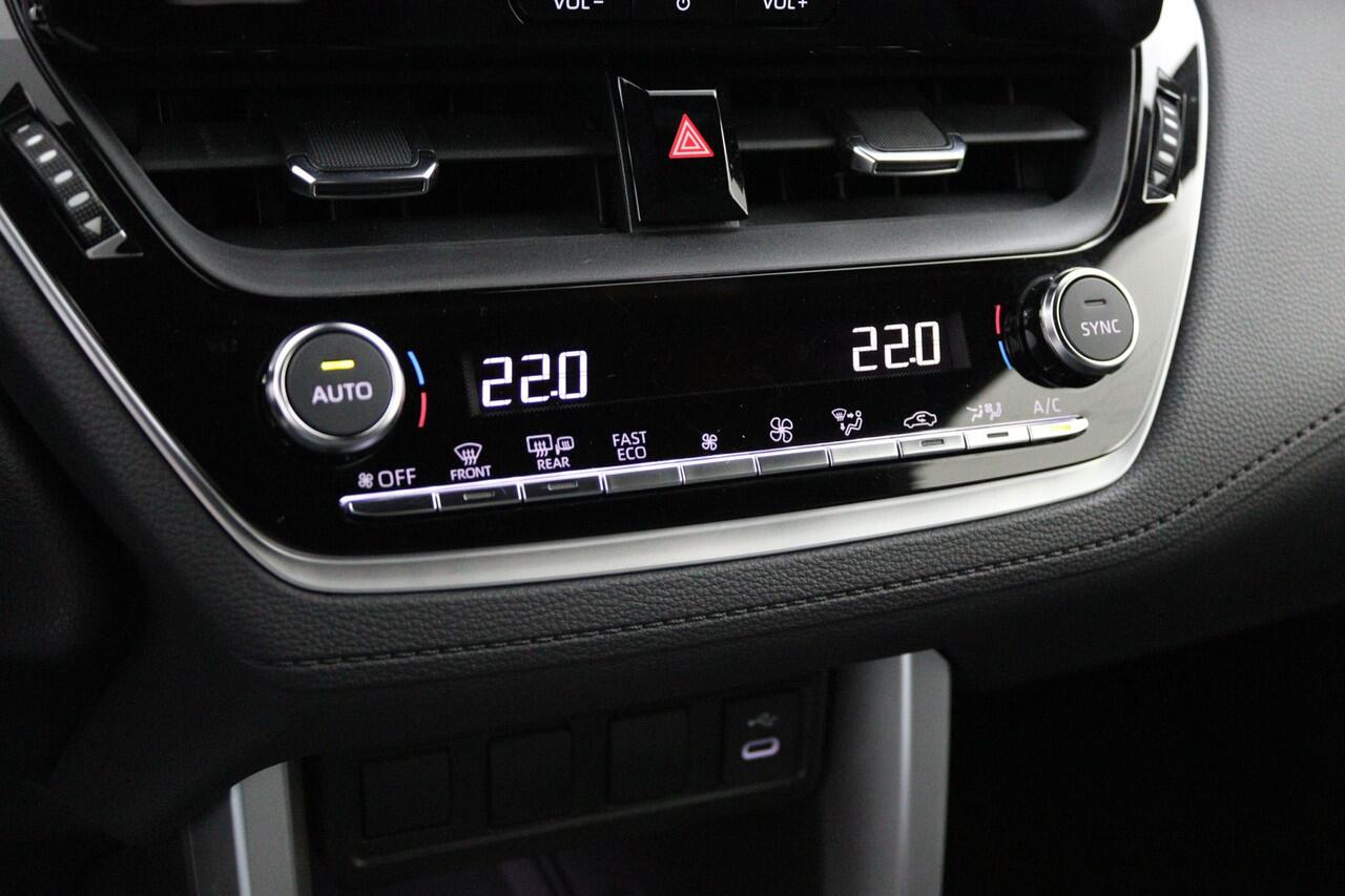 Toyota COROLLA Cross Hybrid 140 Dynamic | Climate control | Keyless | Apple carplay android auto |